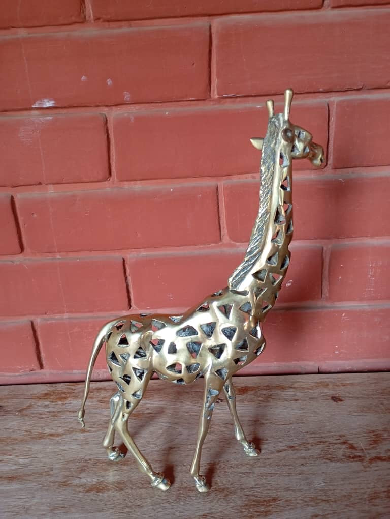 TEMBO - The Light Giraffe